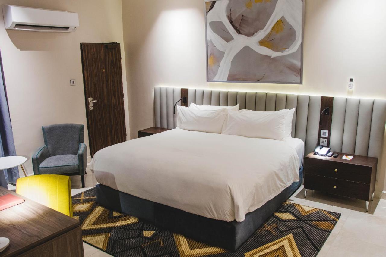 Amber City Hotels Owerri Exteriör bild